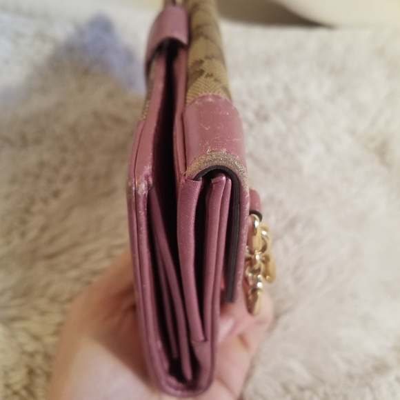 Gucci Canvas Guccisima Metallic Pink Wallet - Picture 14 of 16